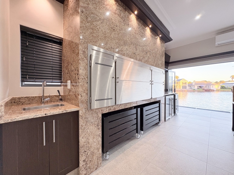 5 Bedroom Property for Sale in Marina Martinique Eastern Cape
